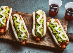 Completos con chucrut: Origen e ingredientes del completo chileno